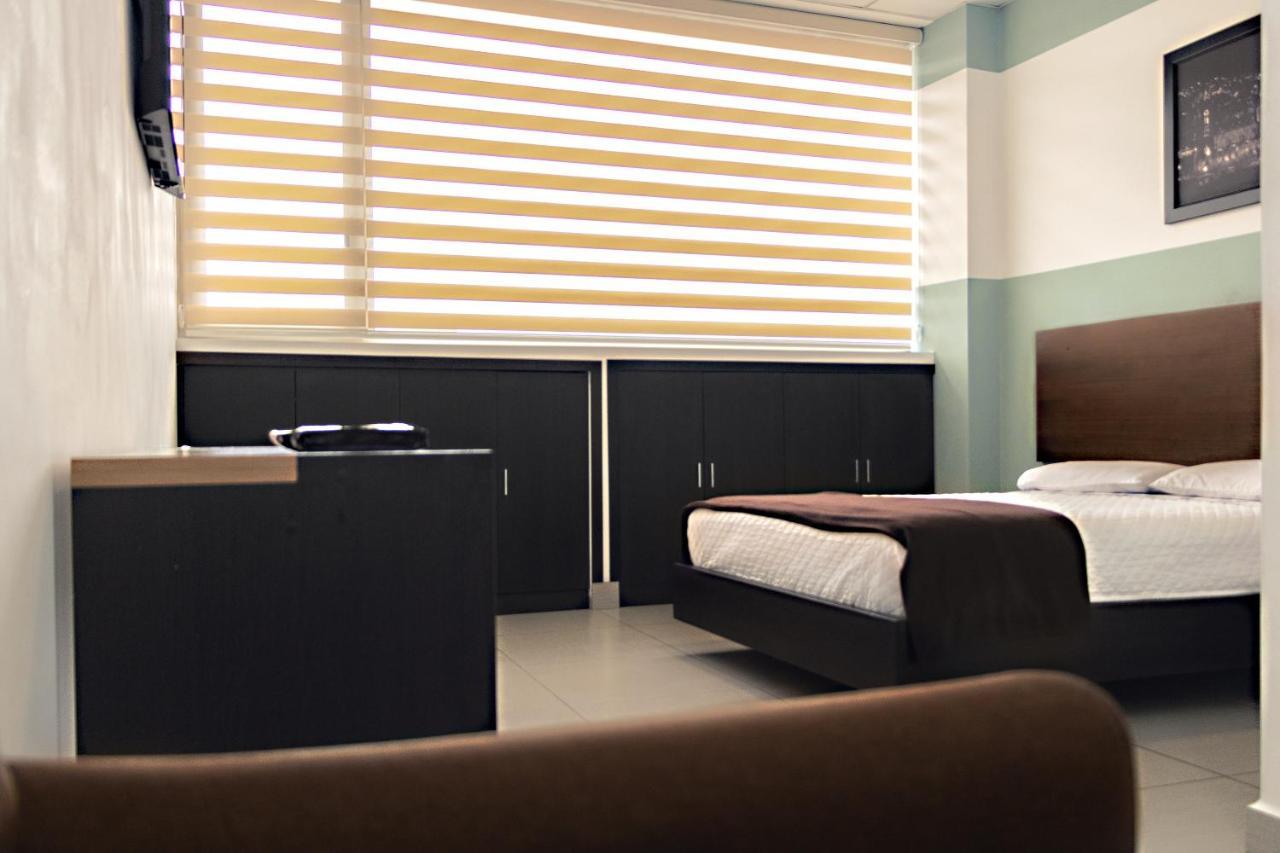 Zafra'S Hotel La Troncal 외부 사진
