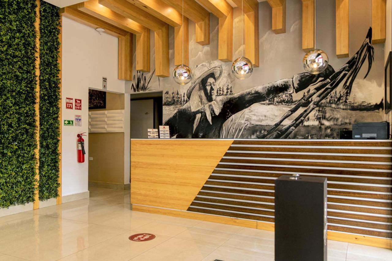 Zafra'S Hotel La Troncal 외부 사진
