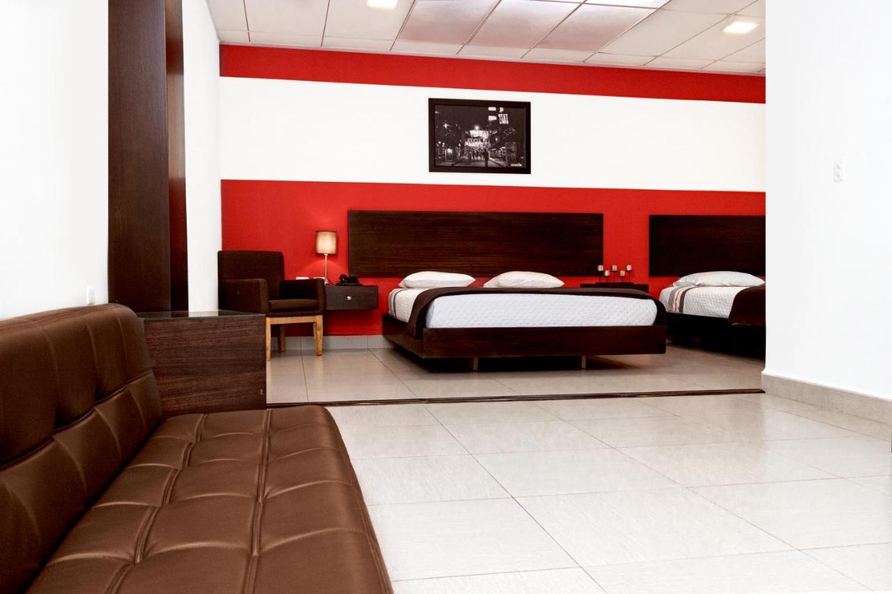 Zafra'S Hotel La Troncal 외부 사진
