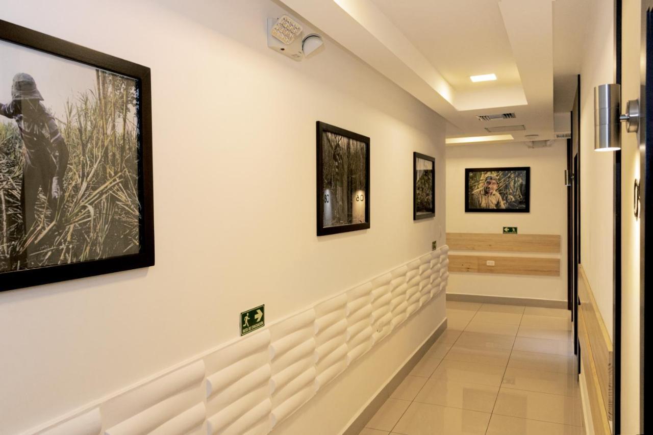 Zafra'S Hotel La Troncal 외부 사진