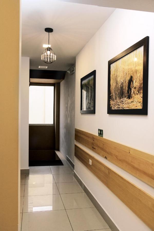 Zafra'S Hotel La Troncal 외부 사진