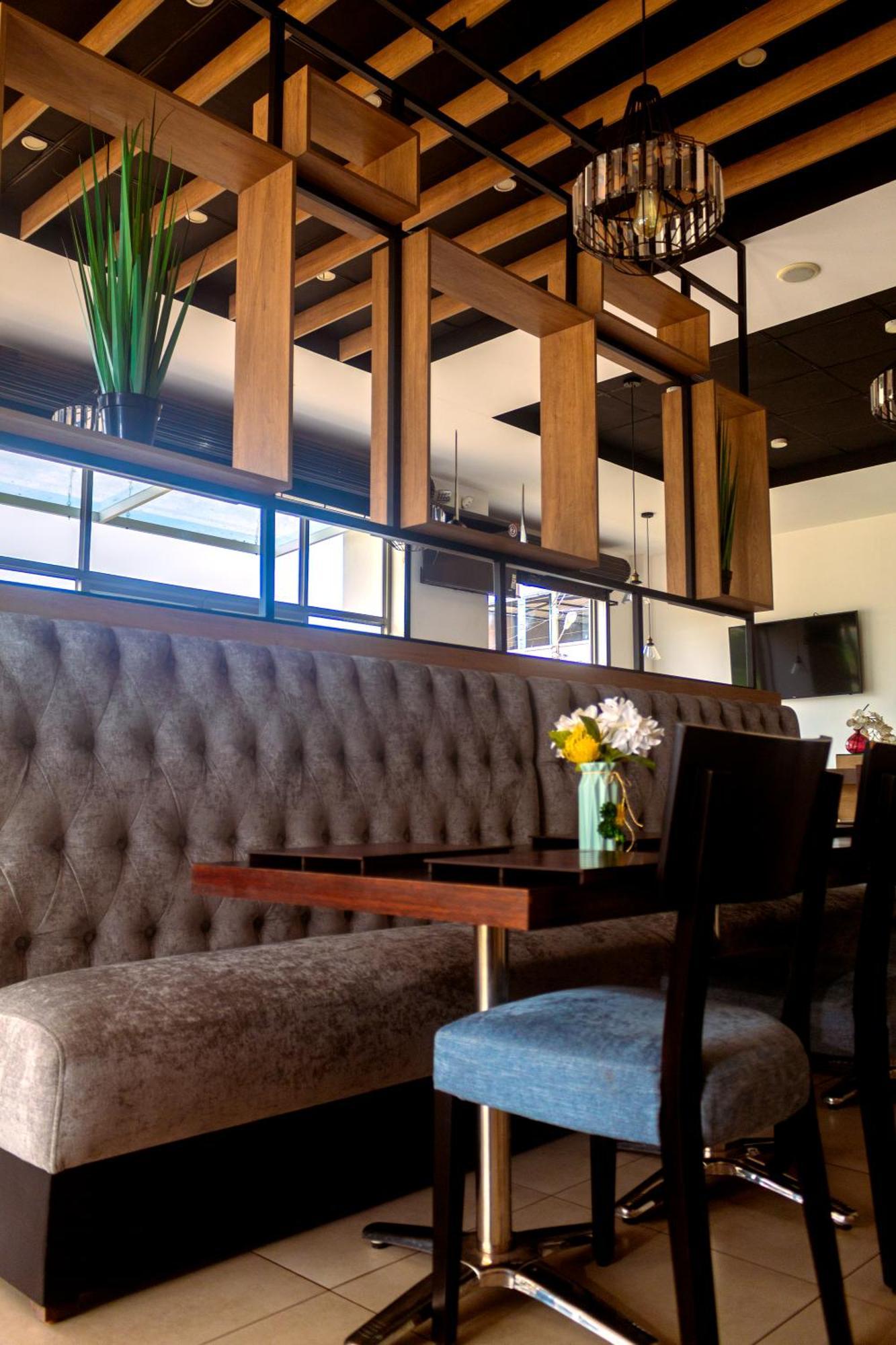 Zafra'S Hotel La Troncal 외부 사진