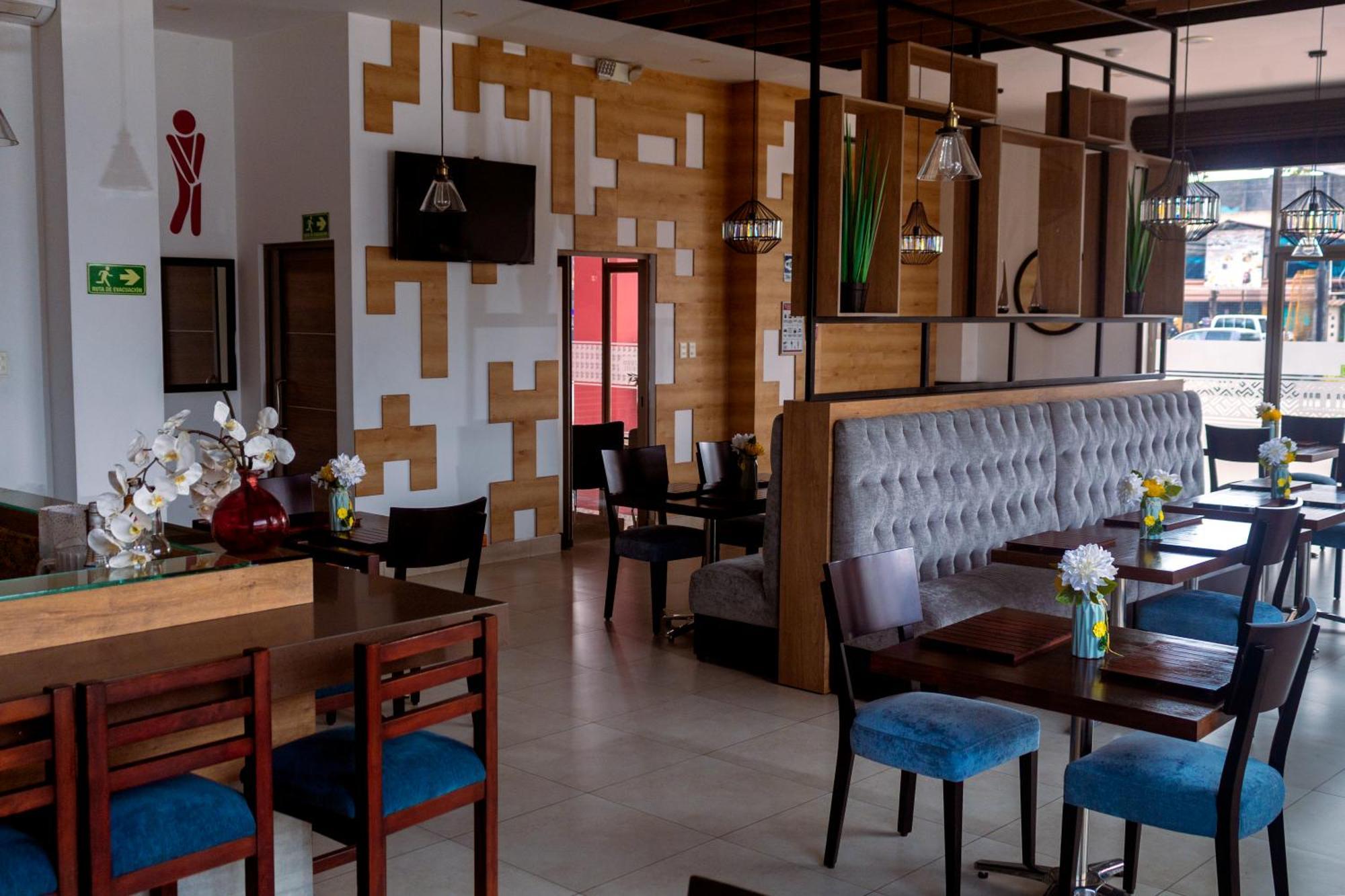 Zafra'S Hotel La Troncal 외부 사진